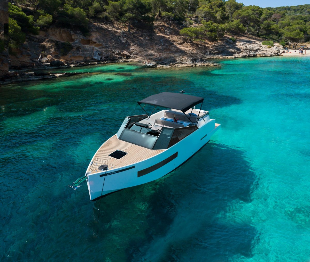 De Antonio Yachts D28 Cruiser