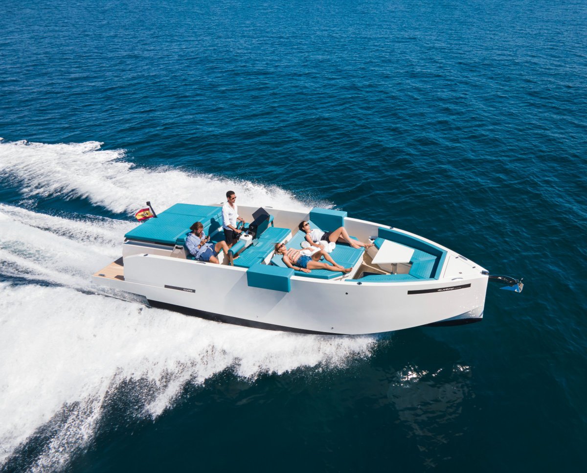 De Antonio Yachts D28 Deck