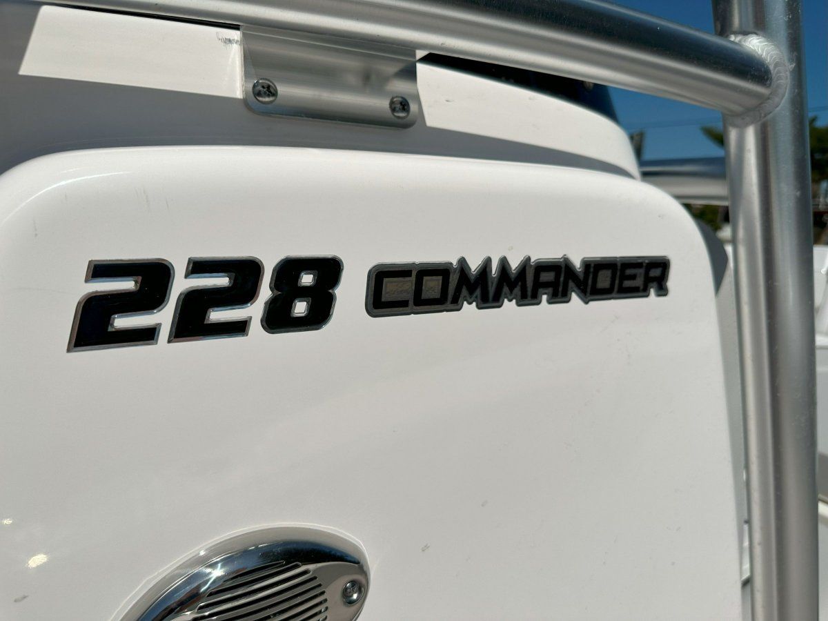 Sea Fox 228 Commander