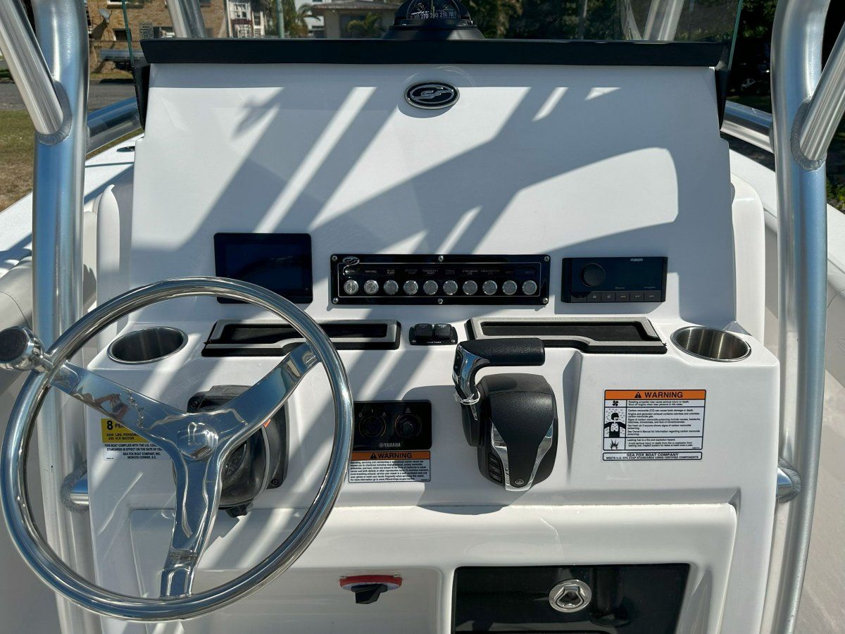 Sea Fox 228 Commander