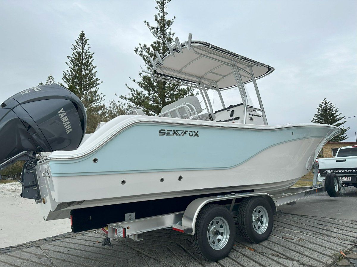 Sea Fox 248 Commander