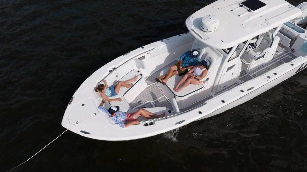 Sea Fox 328 Commander