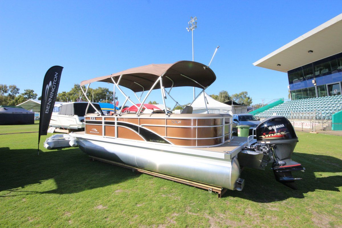 Bennington Pontoon Boat SX21 Quad Bench