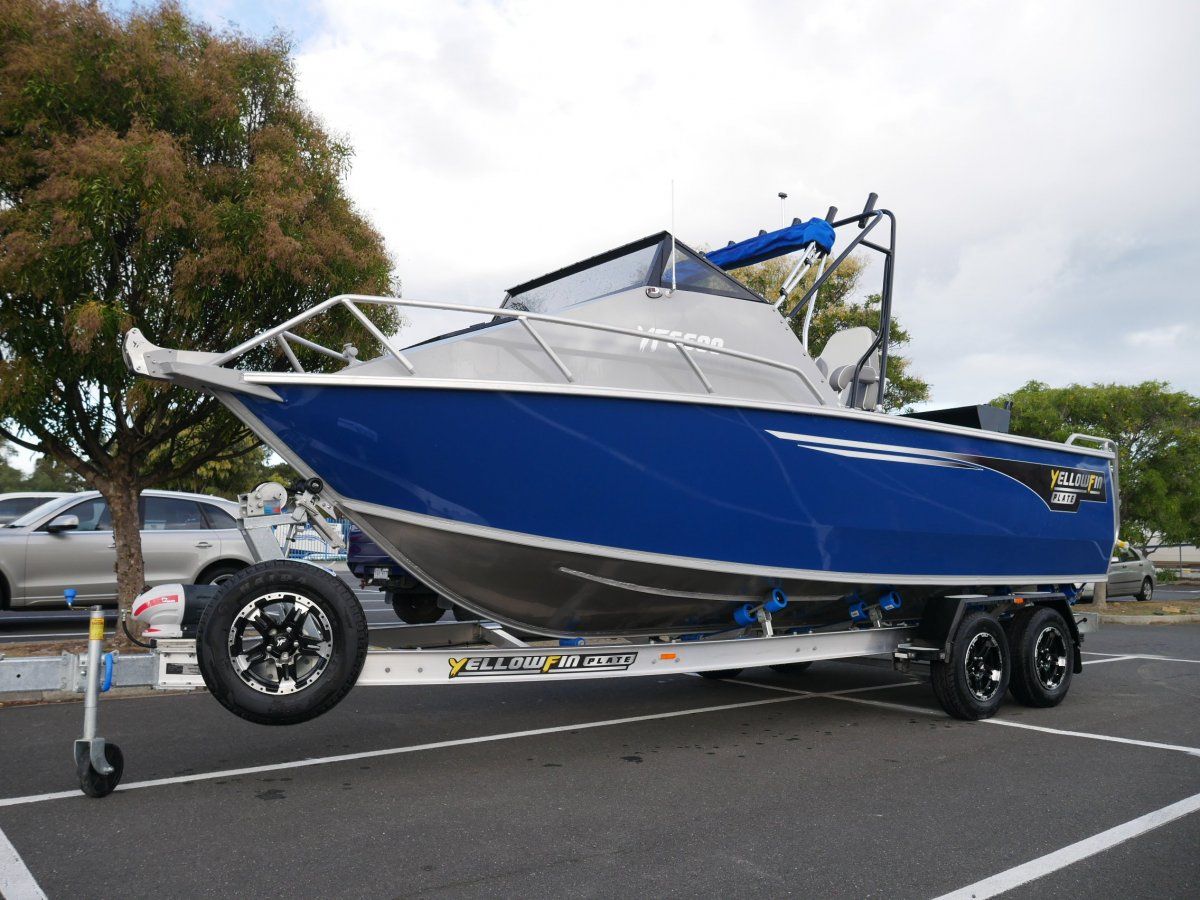 Yellowfin Plate 6500 Cabin
