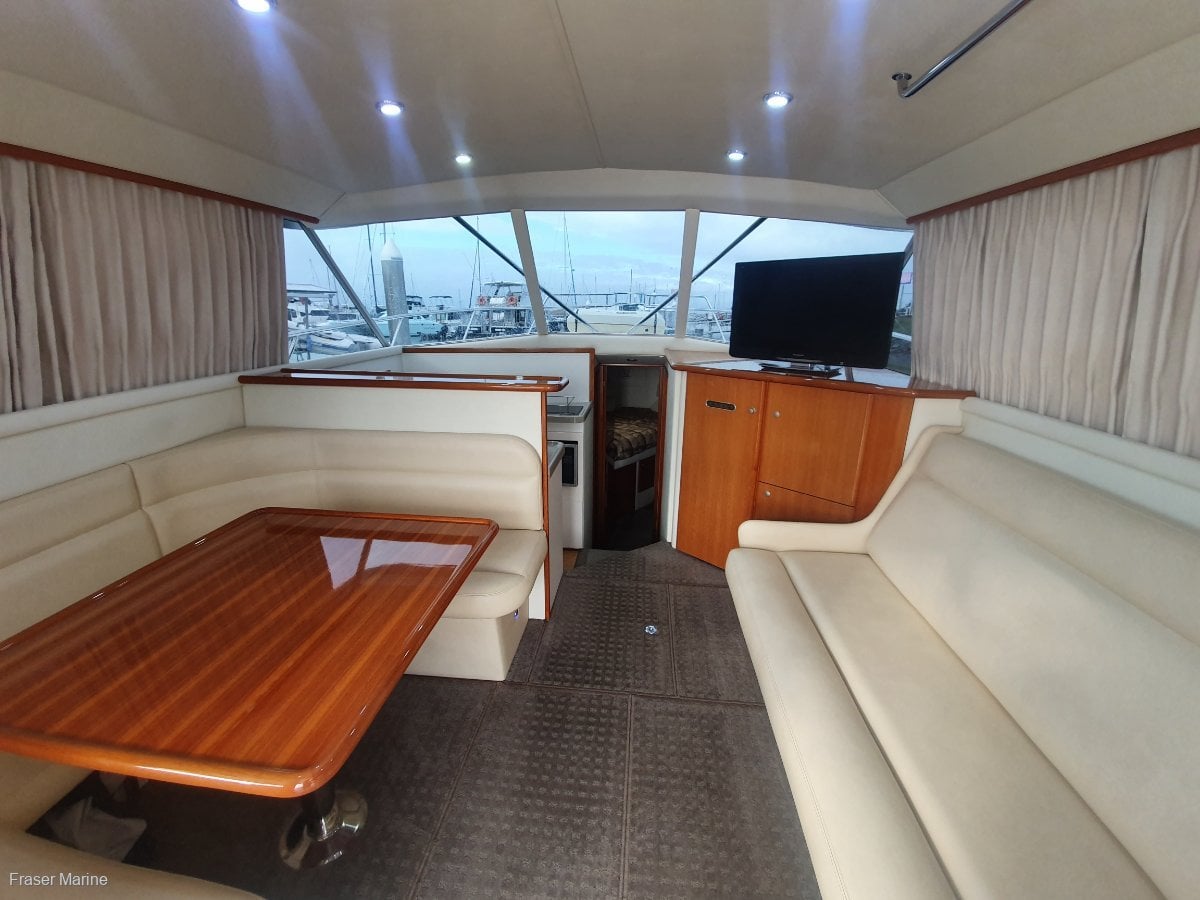 Caribbean 35 Flybridge Cruiser MK 3