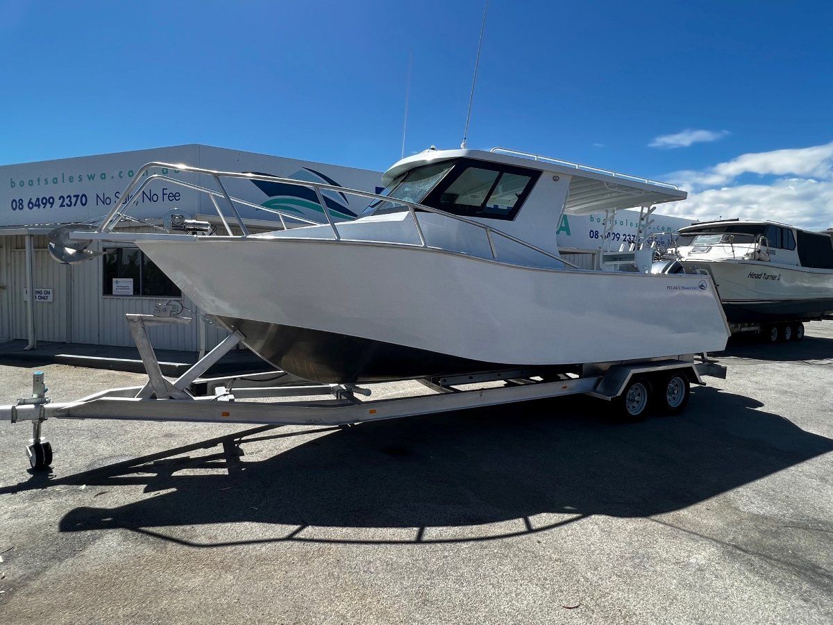 Pelagic Pleasure Craft 7.5 Hard Top Lock Up Cabin