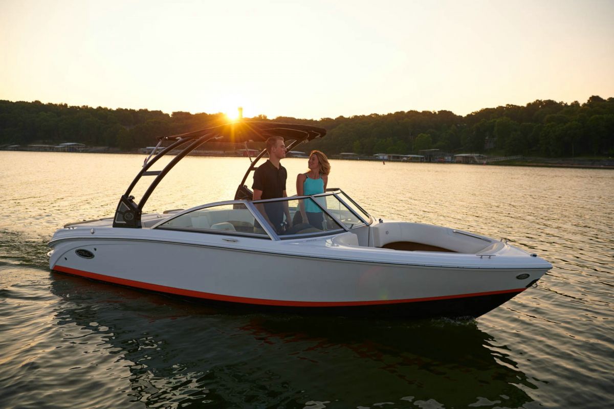 Cobalt 220S Sterndrive