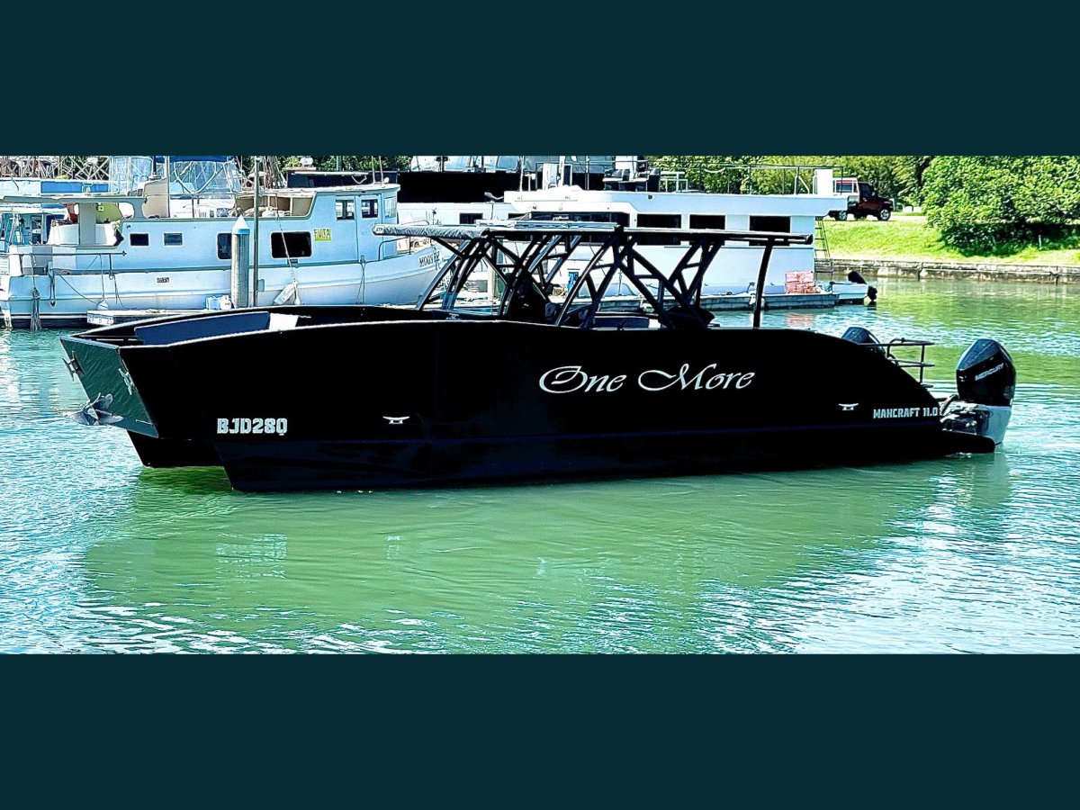 Mancraft 11m Club Sport Pontoon Boat