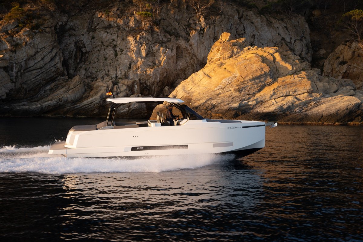 De Antonio Yachts D36