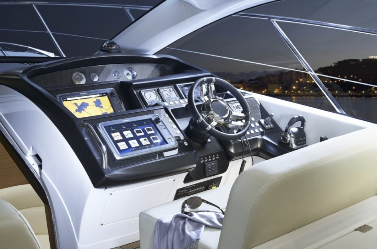Sunseeker 68 Sport Yacht