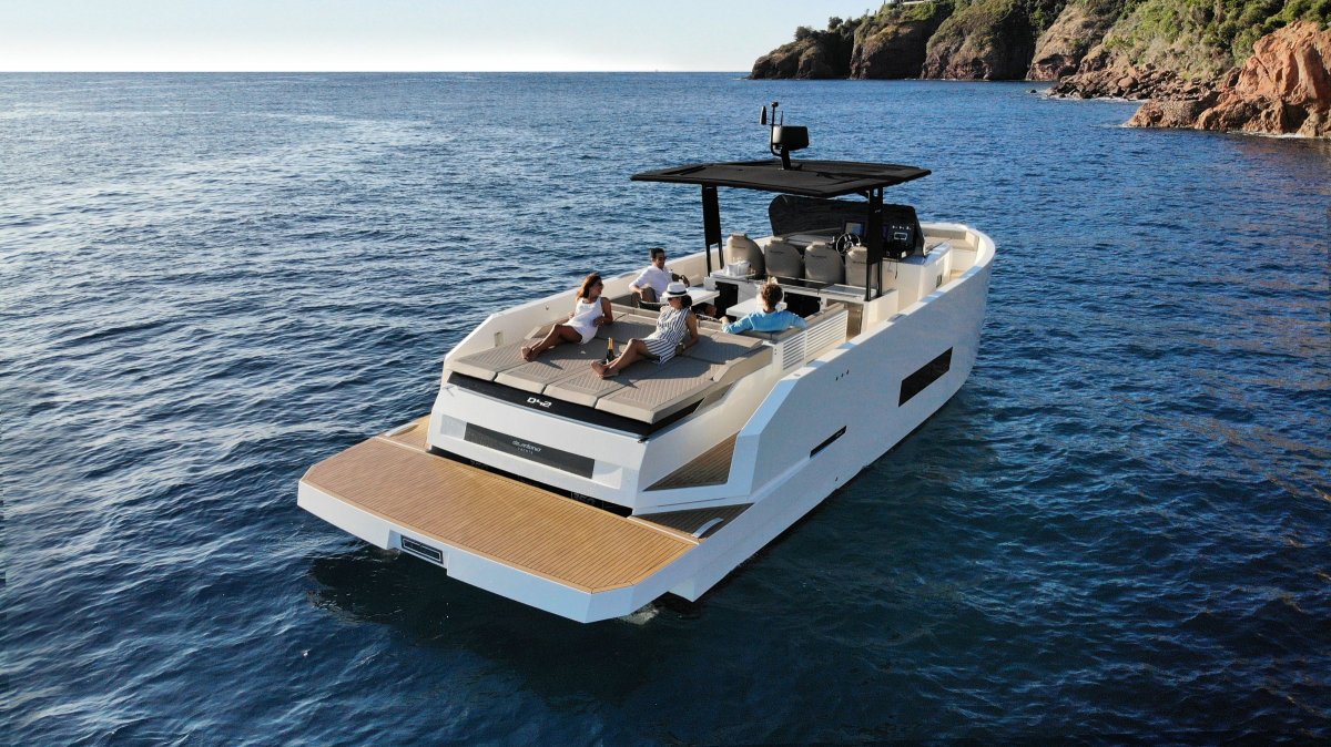 De Antonio Yachts D42