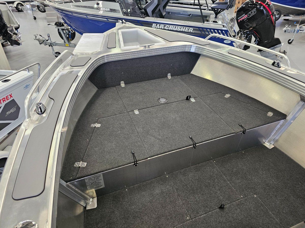 Quintrex 530 Renegade Centre Console