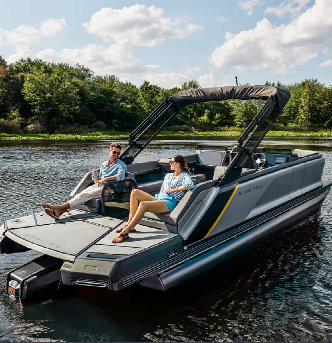 Manitou Pontoon