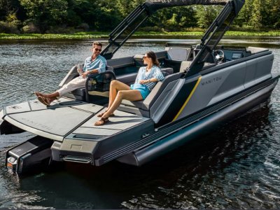 Manitou Pontoon