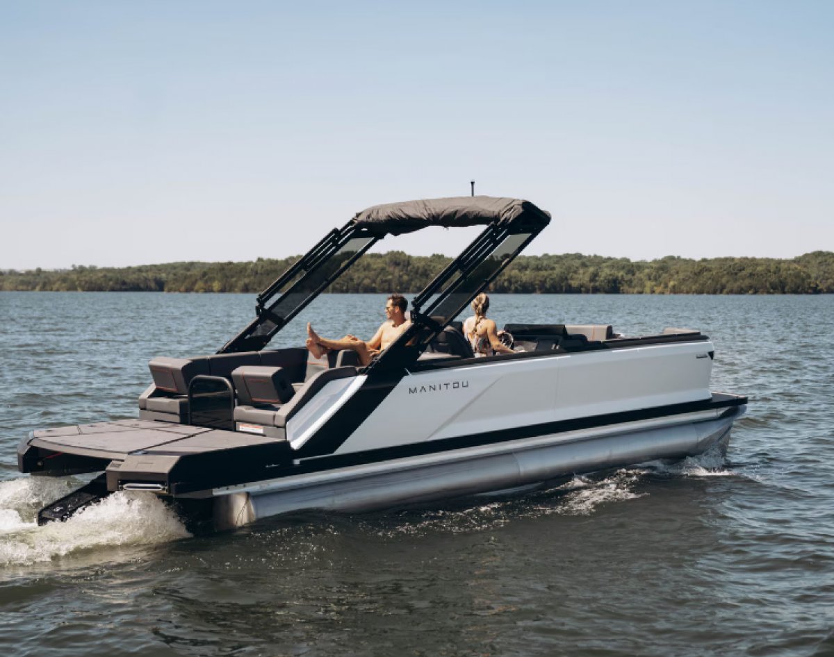 Manitou Pontoon