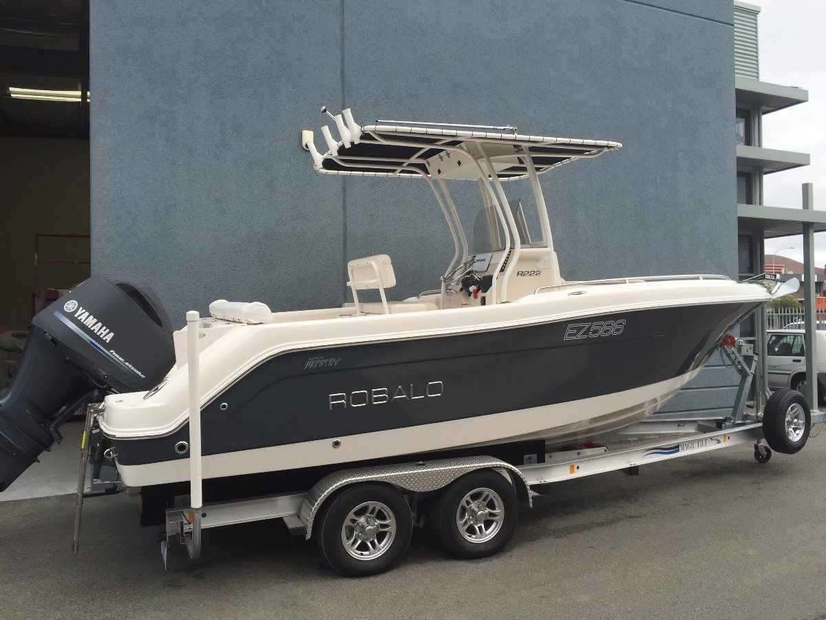 Robalo R222:Choose your hull colour