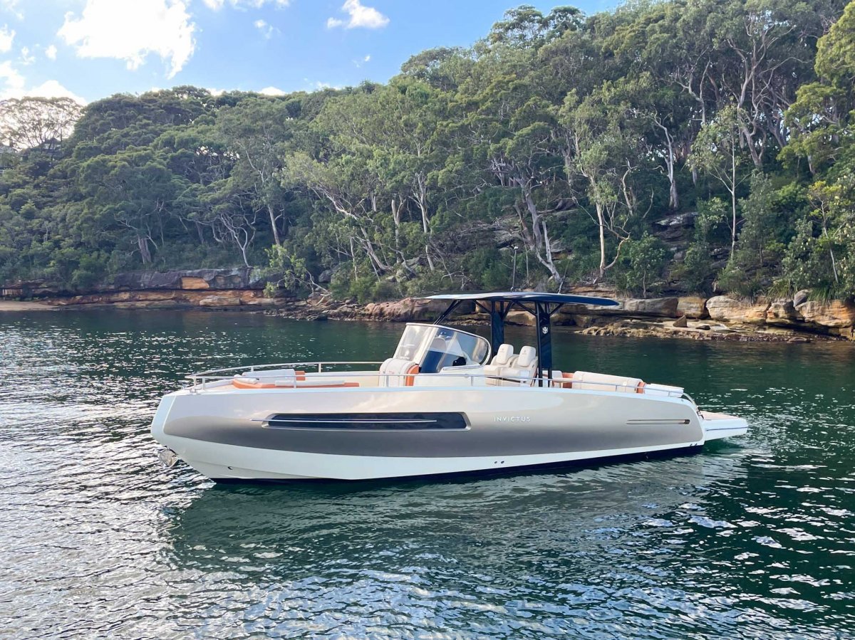Invictus 280 TT