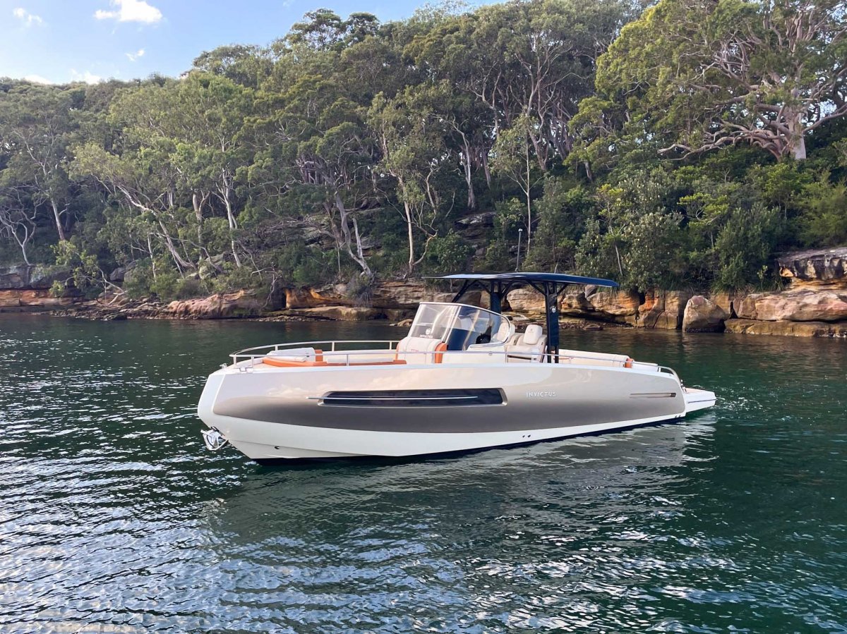 Invictus 280 TT