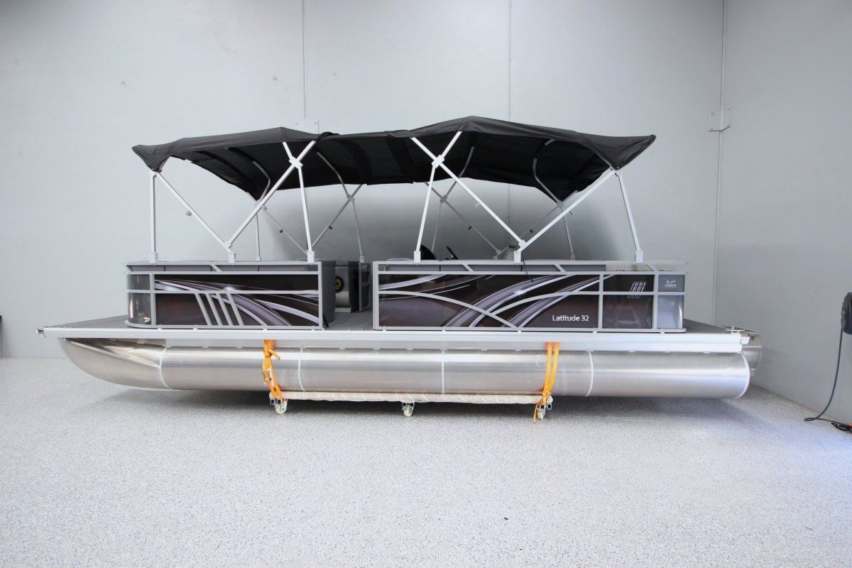 Latitude 32 Pontoons 250DX
