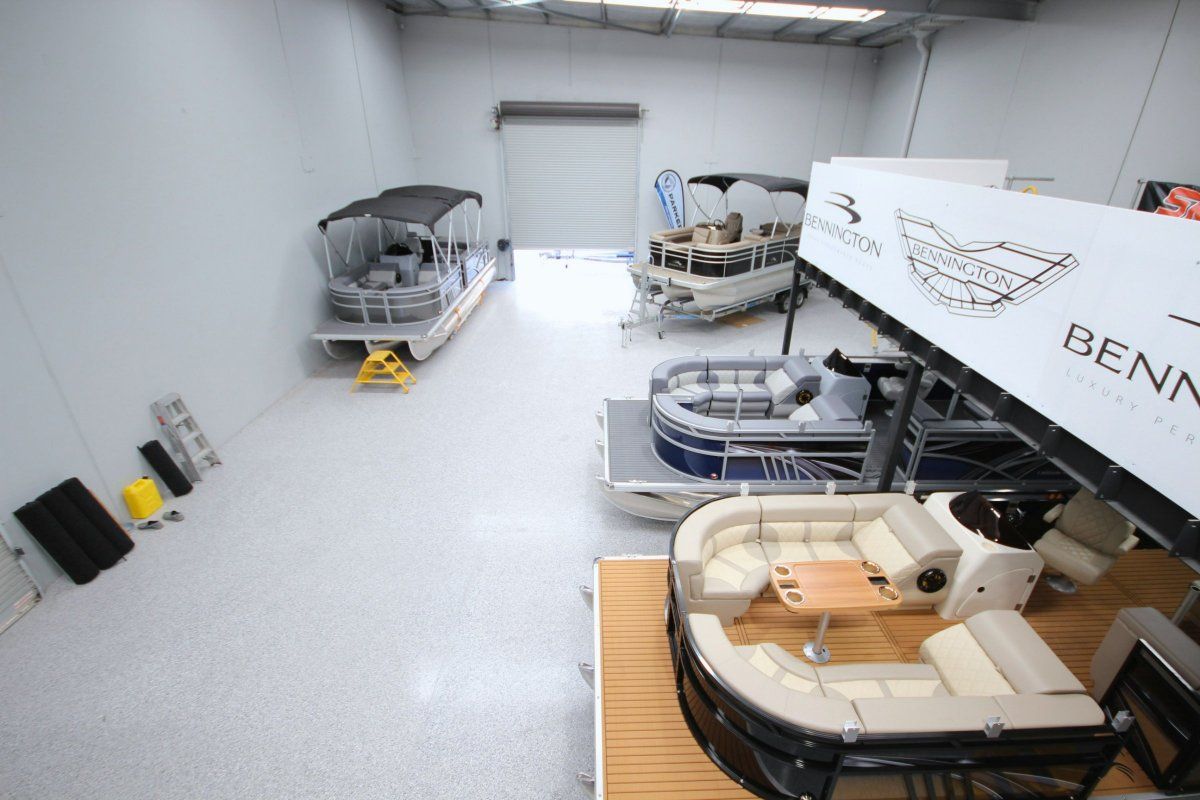 Latitude 32 Pontoons 250DX