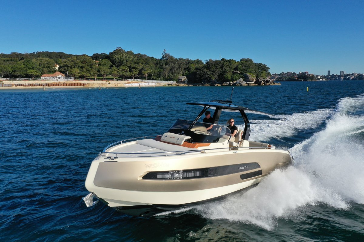 Invictus 320 GT