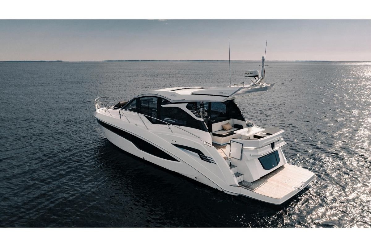 Galeon 425 HTS
