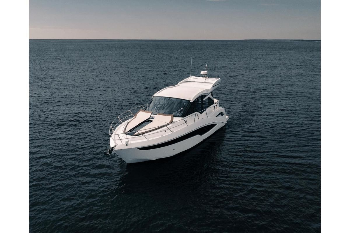 Galeon 425 HTS
