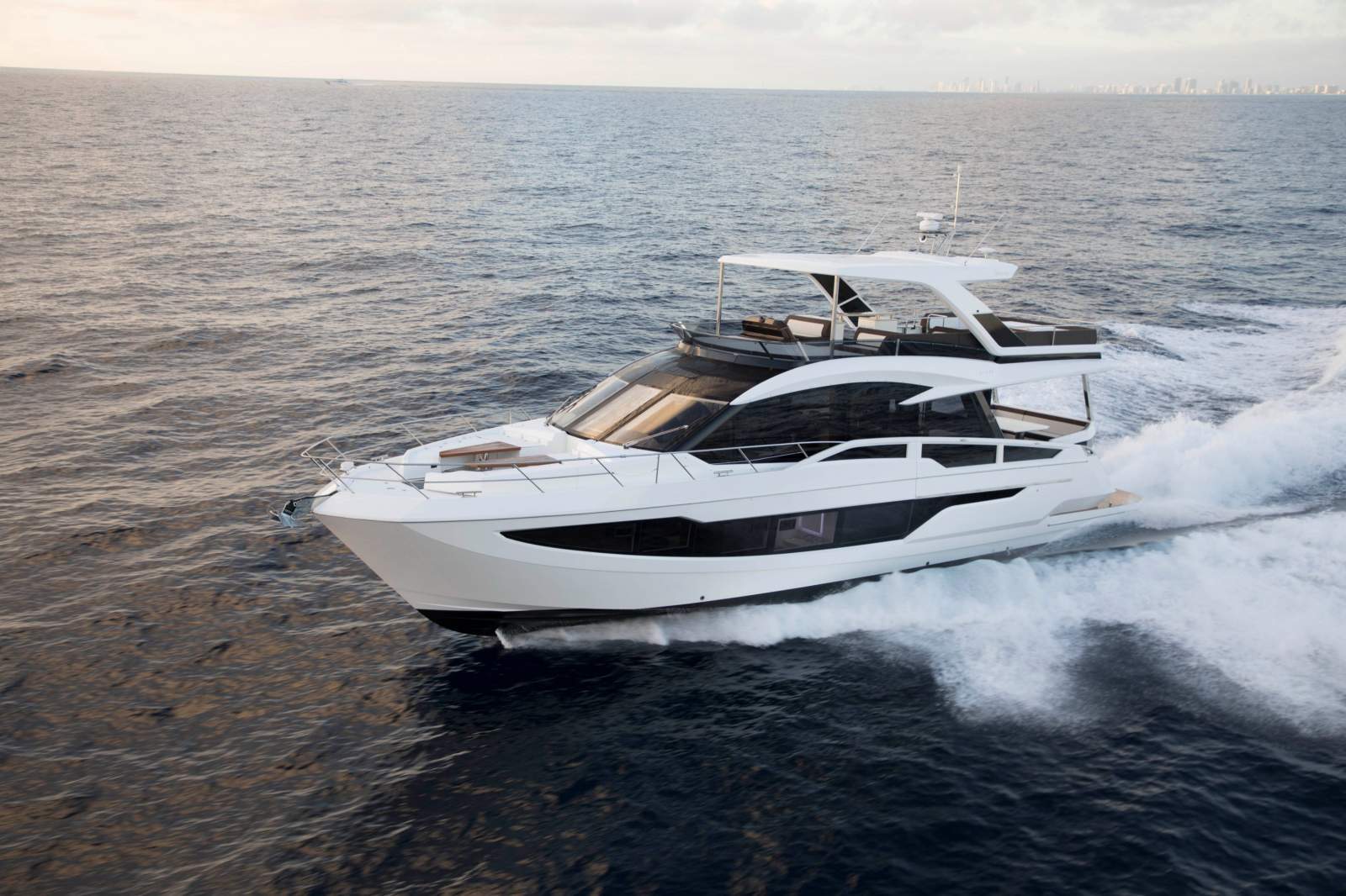 Galeon 640 Fly
