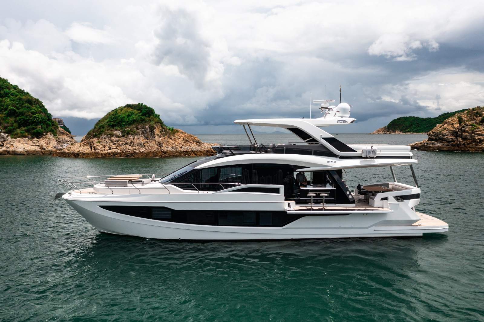Galeon 640 Fly