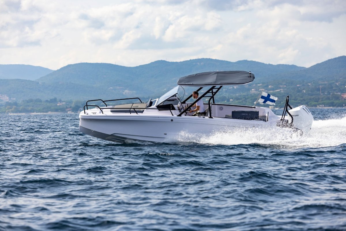 Axopar 25 Cross Top