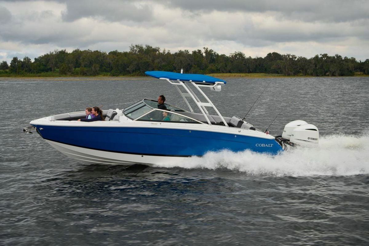 Cobalt R8 Outboard