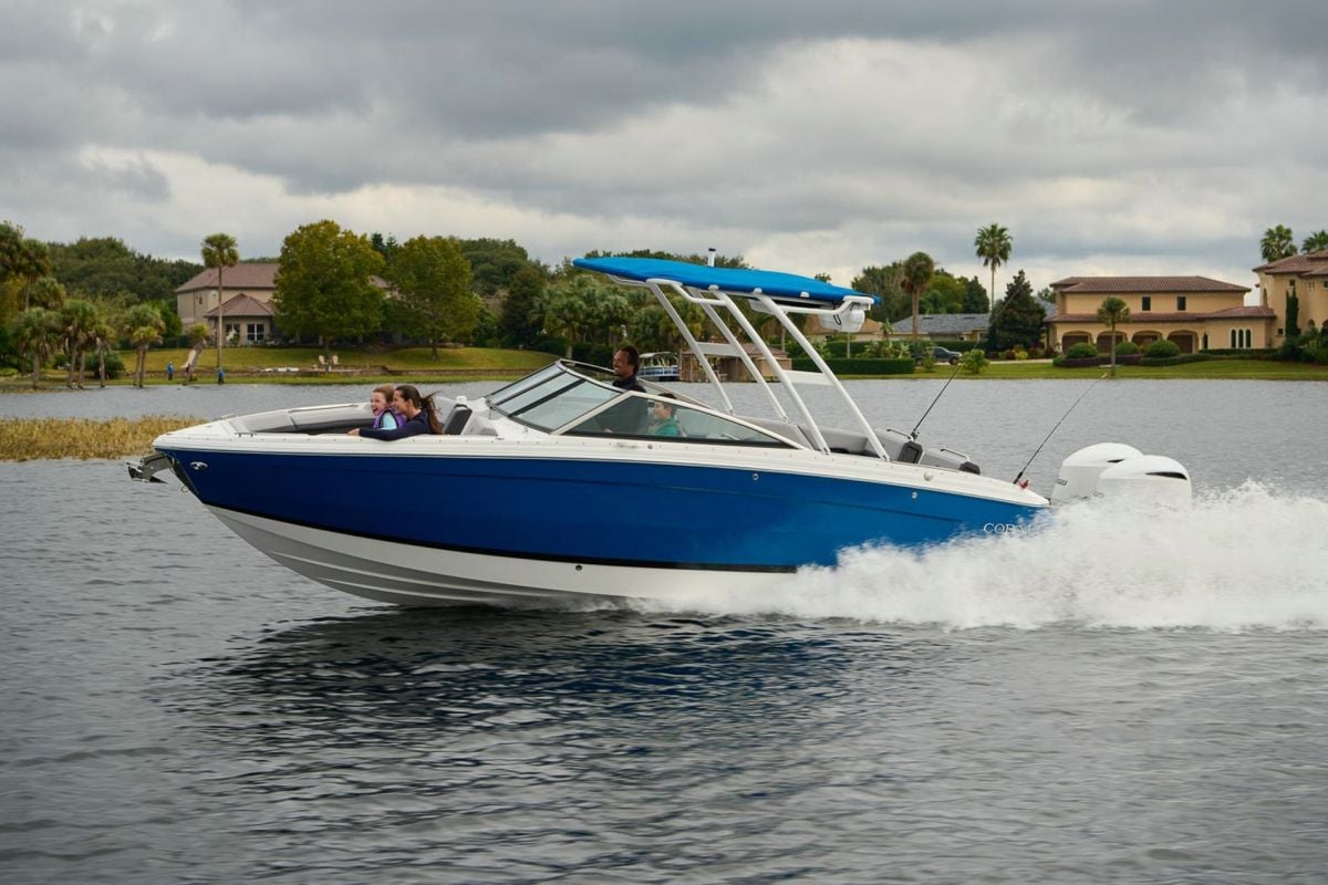 Cobalt R8 Outboard