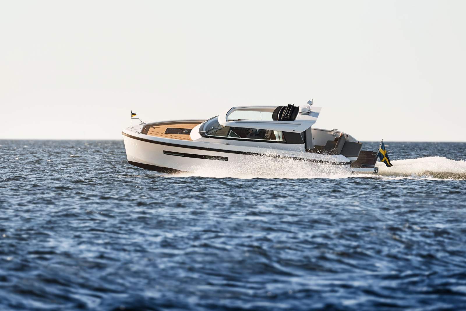 Delta Powerboats 33 Coupe
