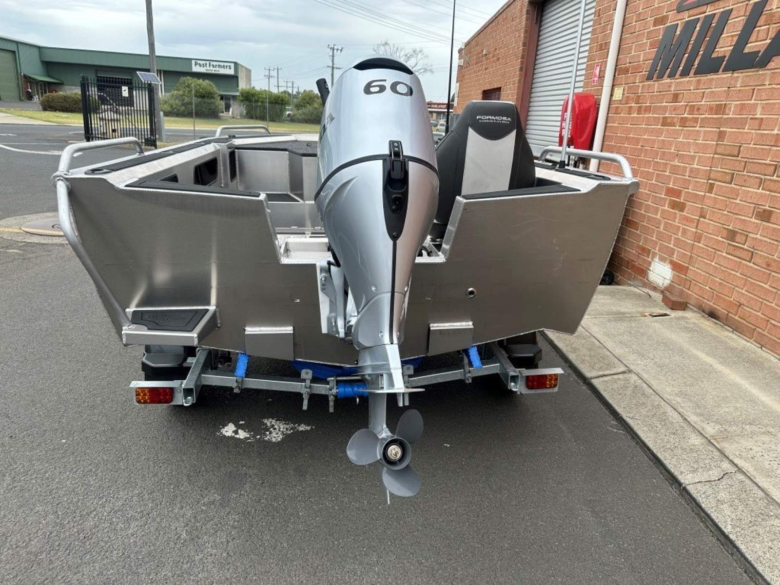Formosa 425 GRT Tiller