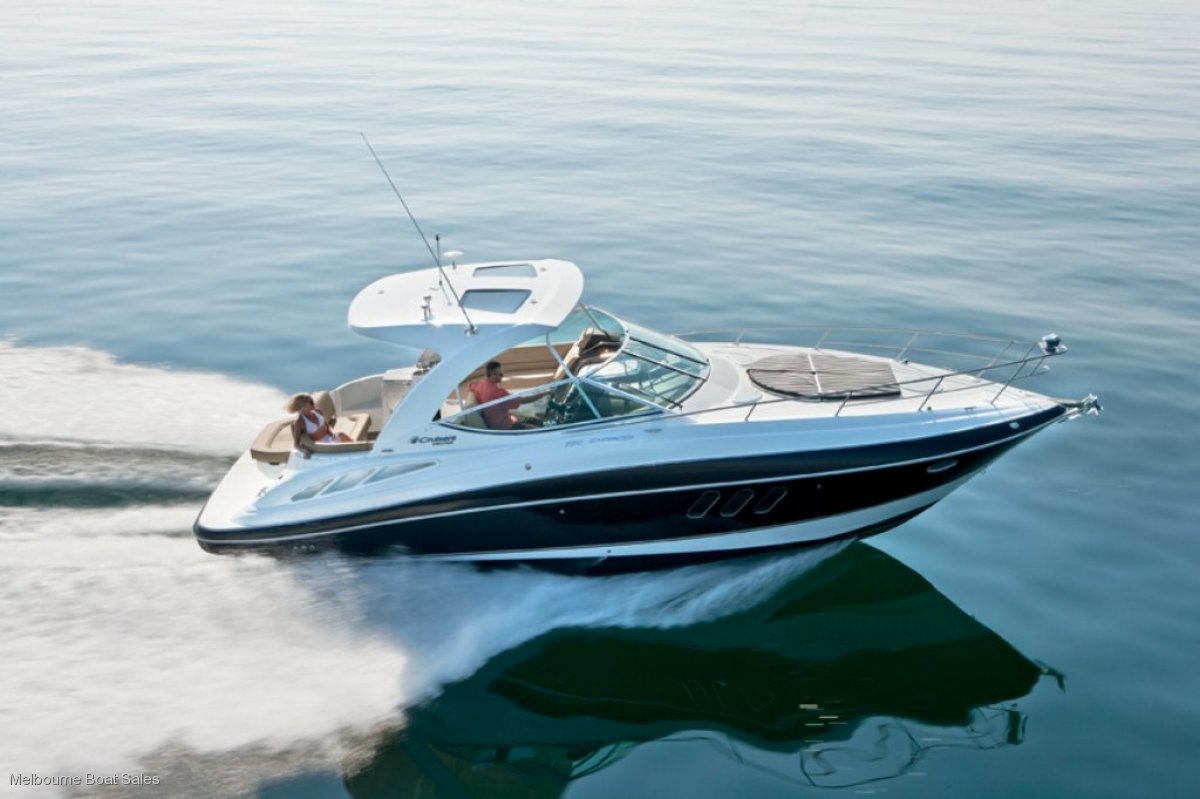 2015 cruisers yachts 350 express