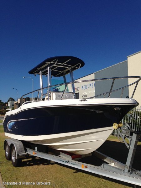Robalo R180