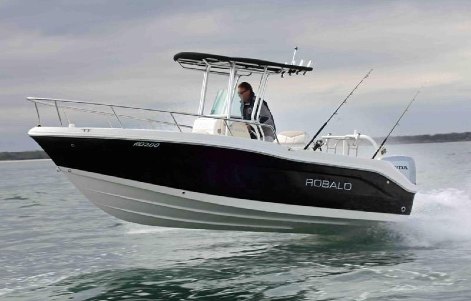 Robalo R200