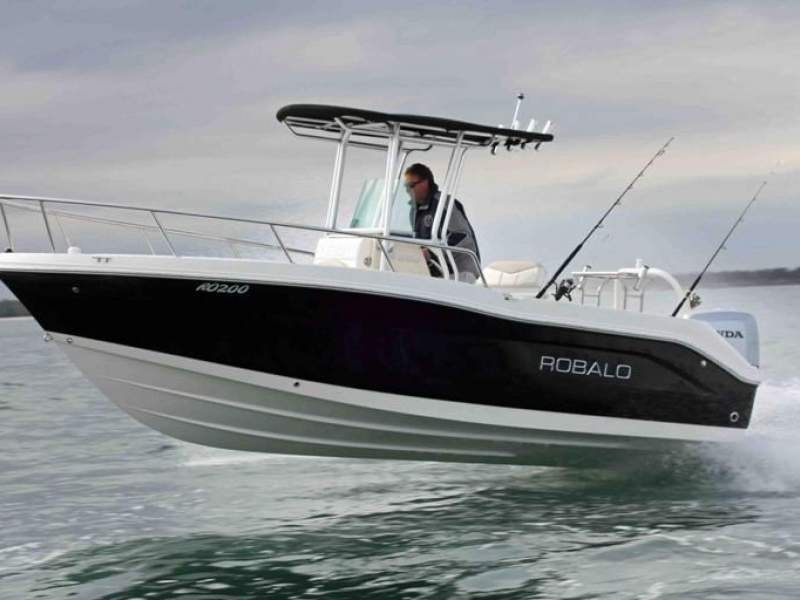 Robalo R200