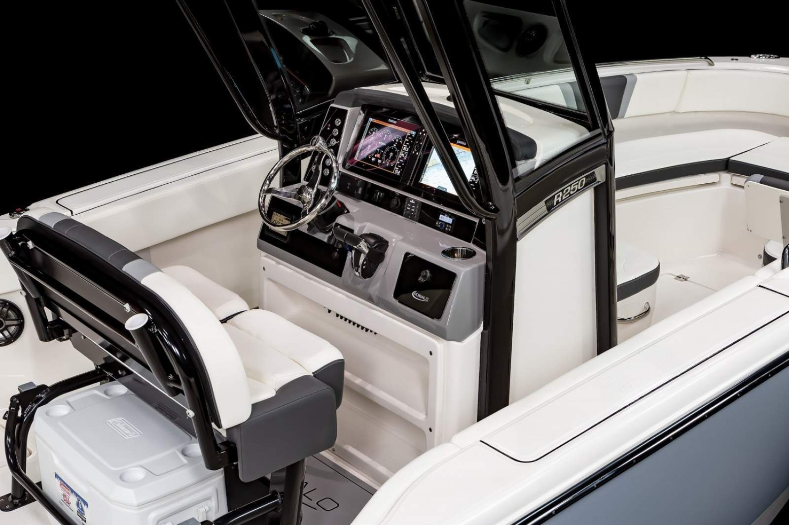 2025 Robalo R250 Centre Console | Boat Research | Boats Online