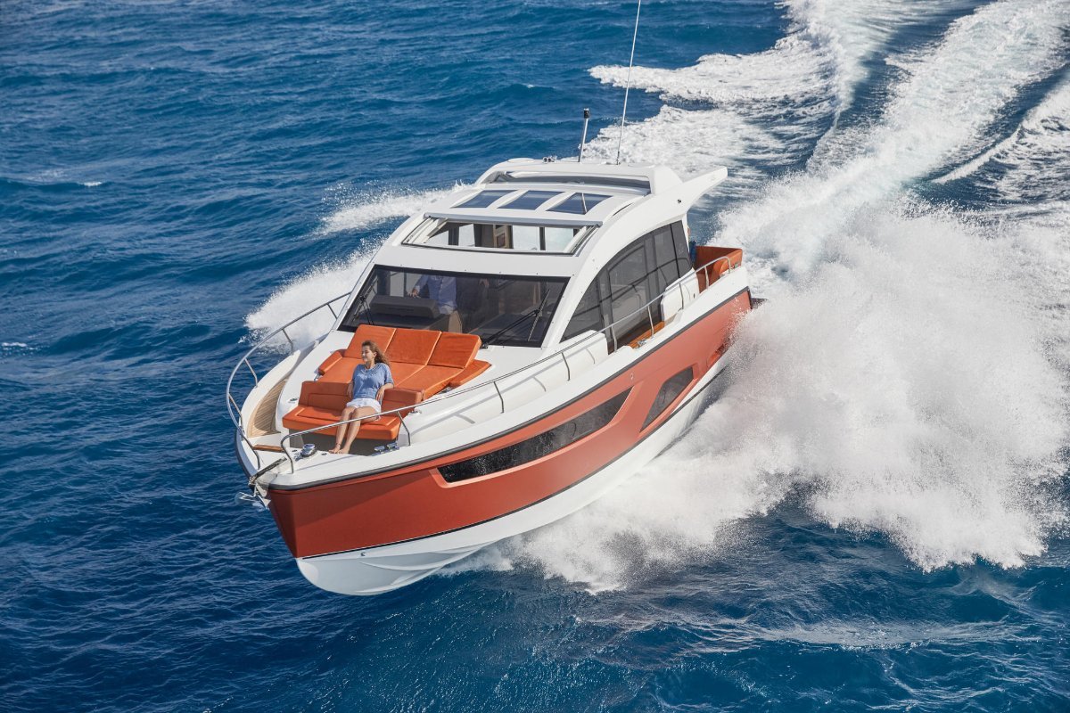 Sealine C390