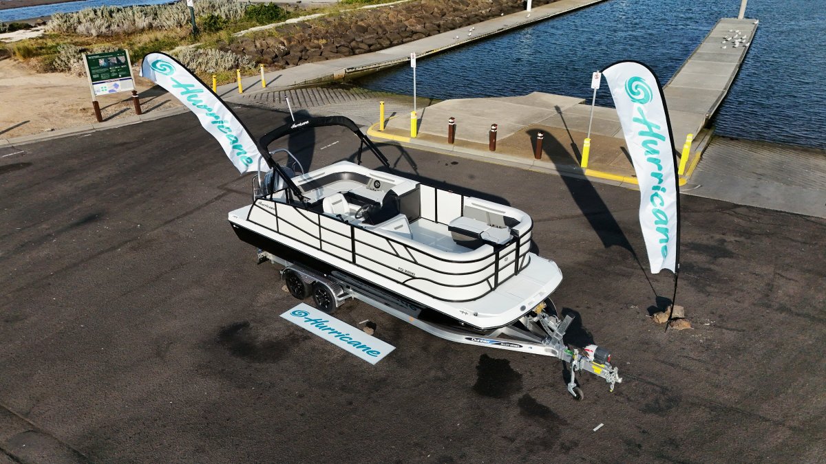 Hurricane Fundeck 226