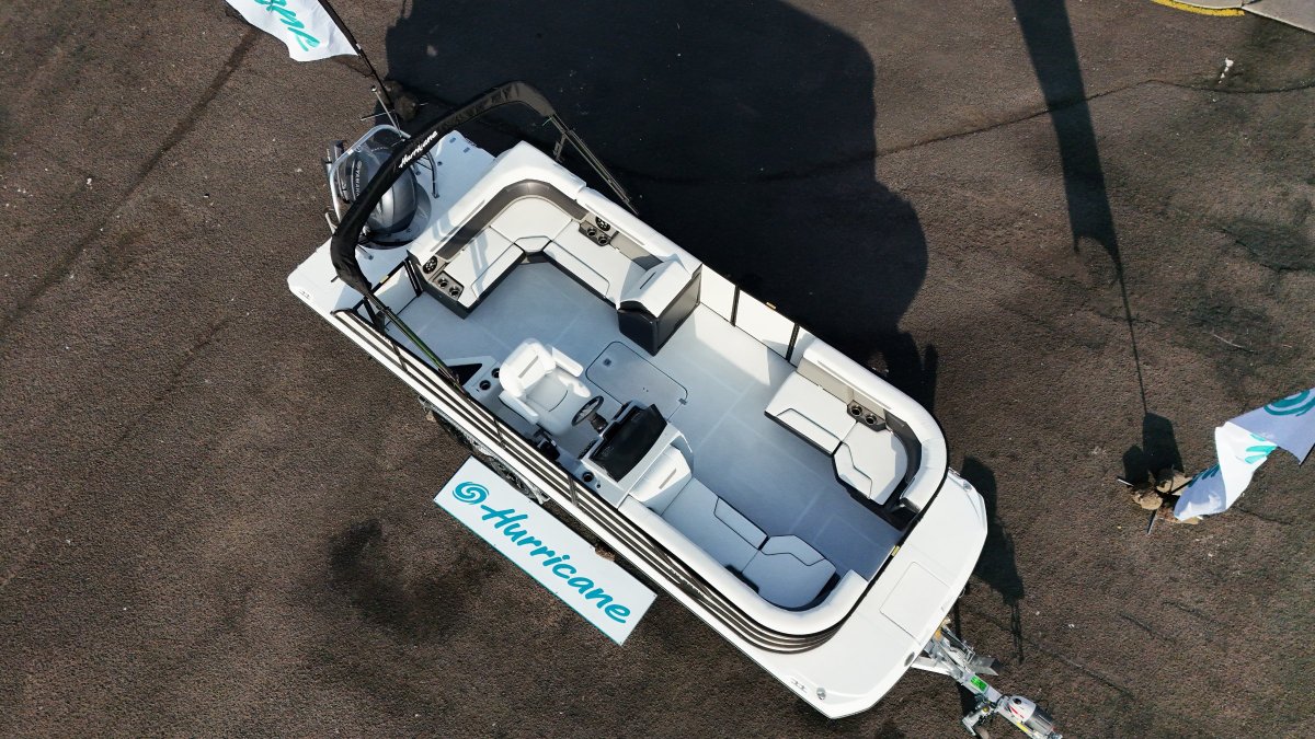 Hurricane Fundeck 226