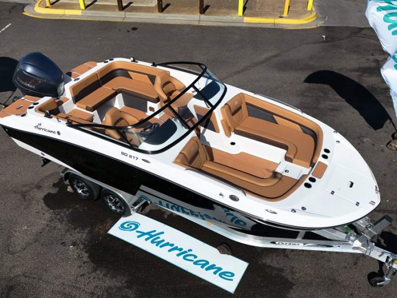 Hurricane Sundeck 217