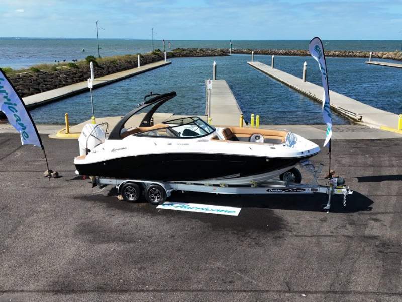 Hurricane Sundeck 2486