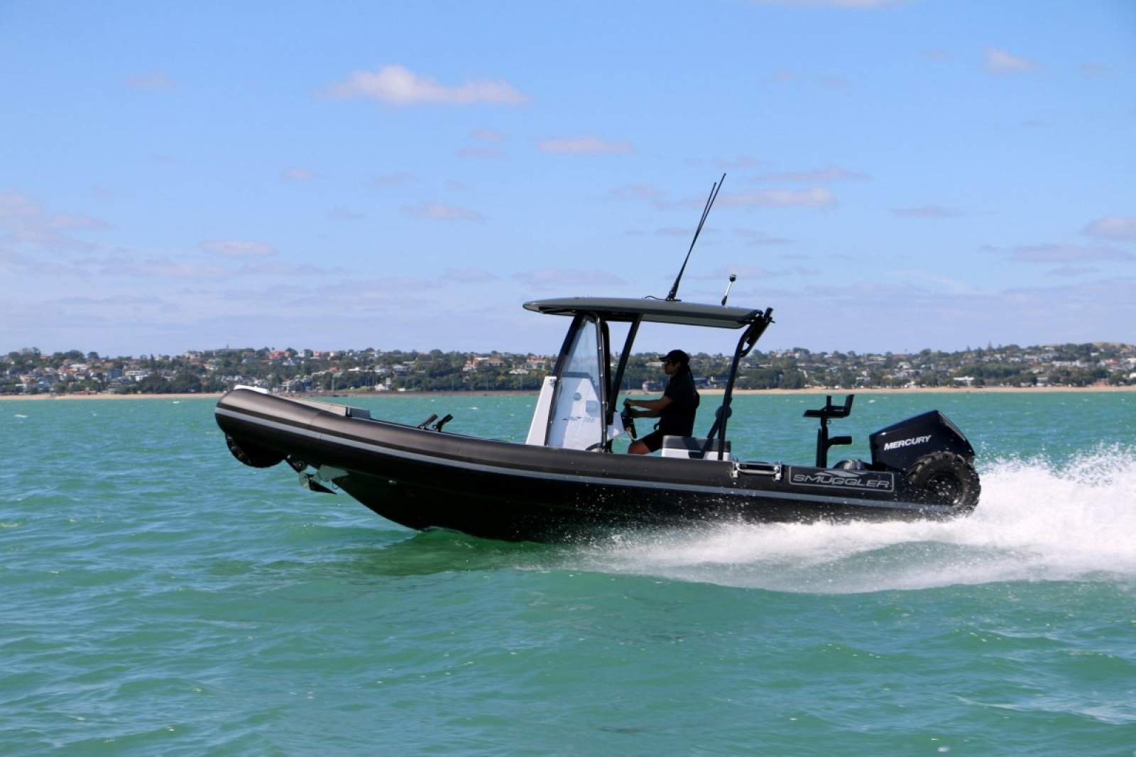 Smuggler Strata 700 Centre Console Amphibious