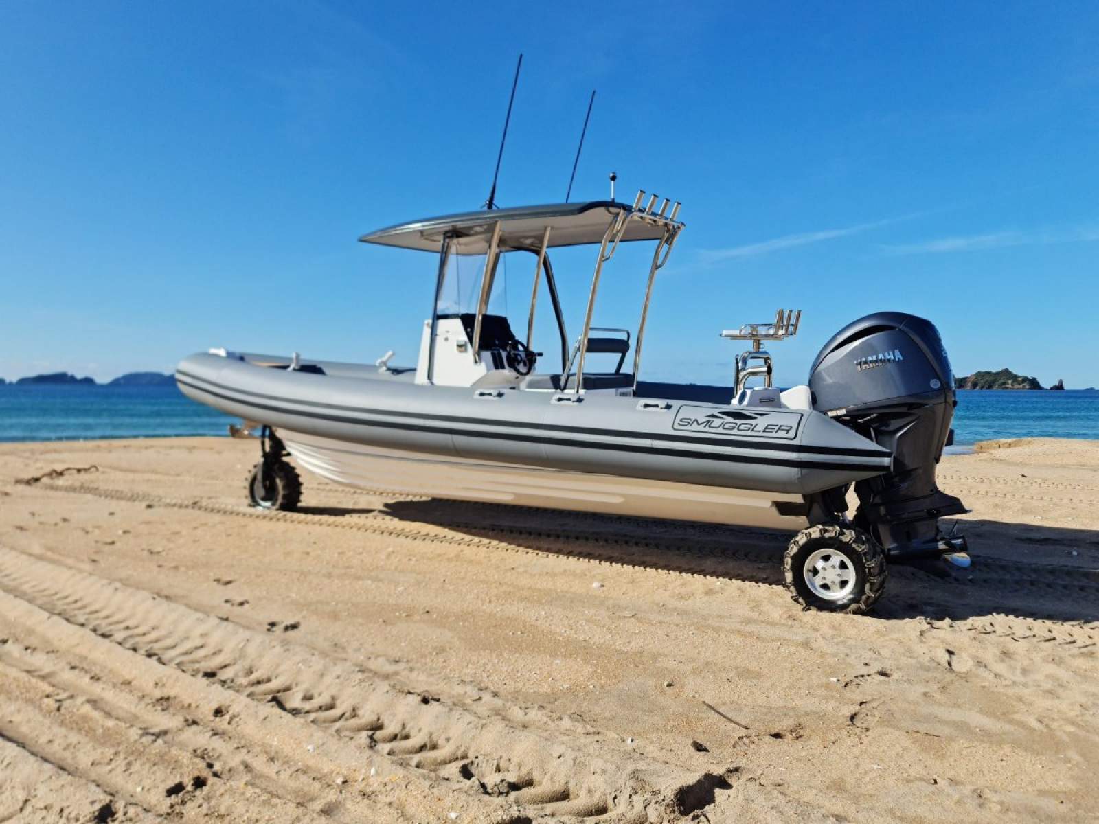 Smuggler Strata 800 Centre Console Amphibious