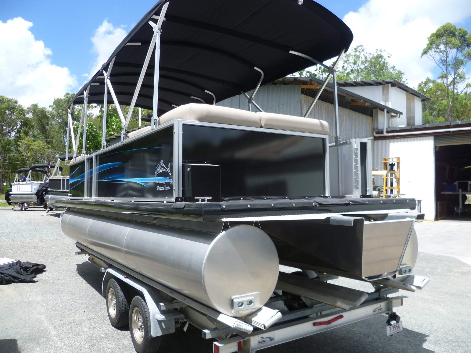 Runaway Bay Pontoon Boats 23 Ft Twin Hull Day Cruiser