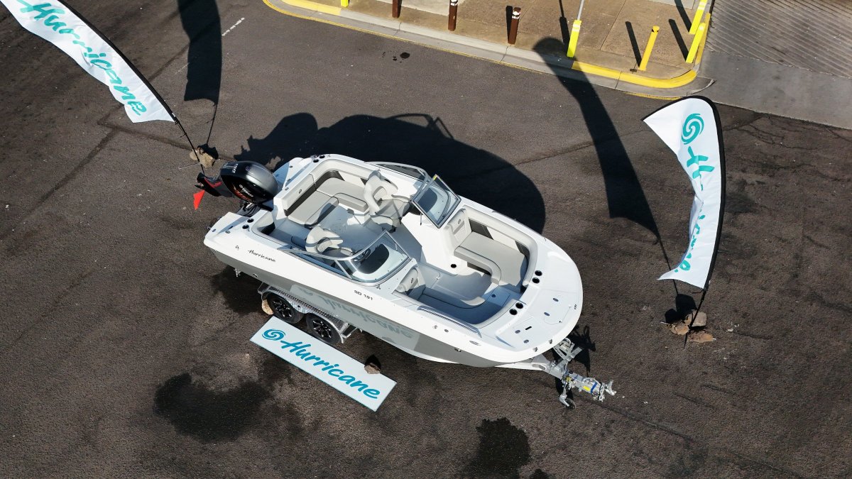 Hurricane Sundeck 191