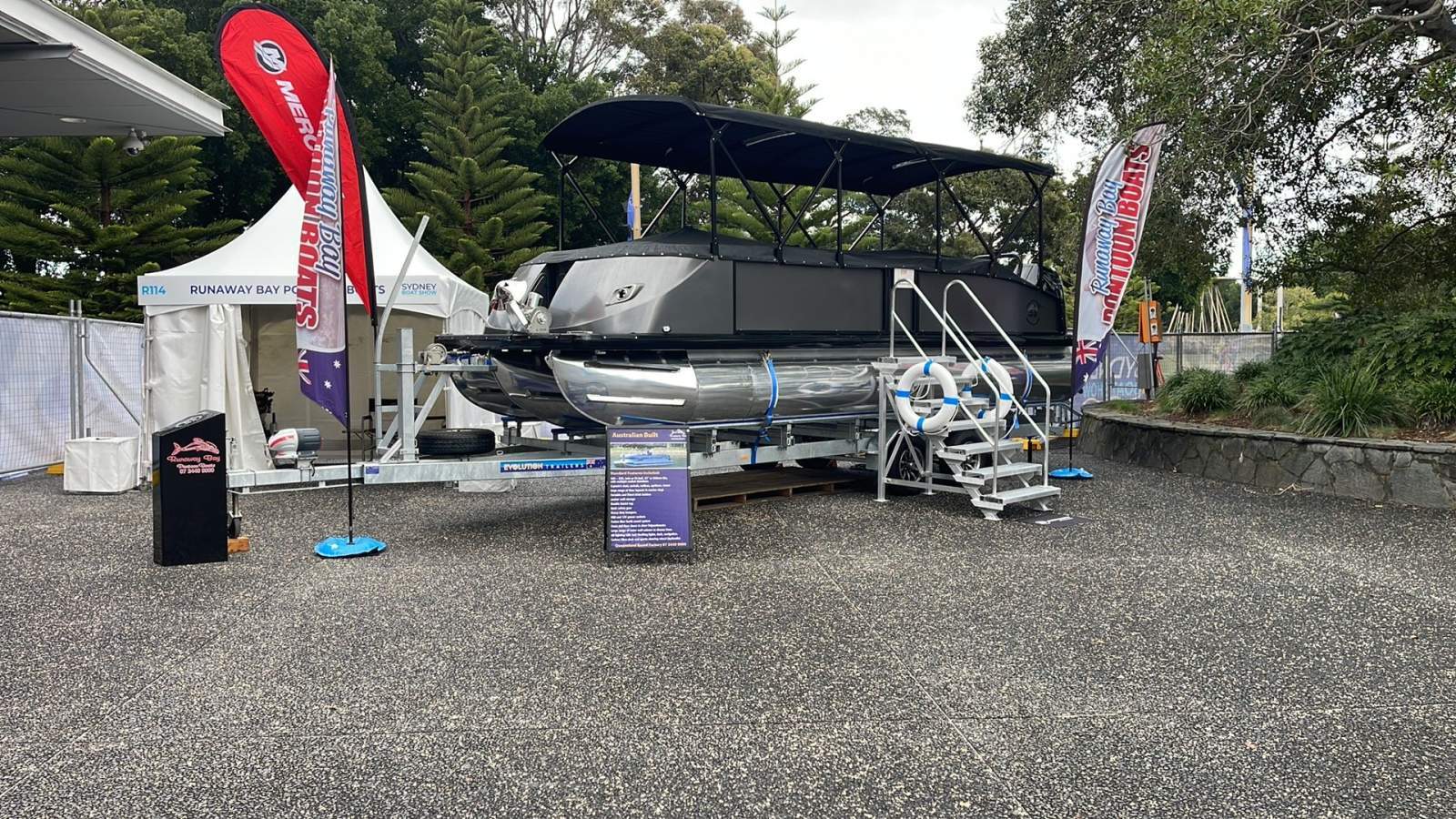 Runaway Bay Pontoon Boats 24ft Tri-hull with 26" outer tubes and 28" centre
