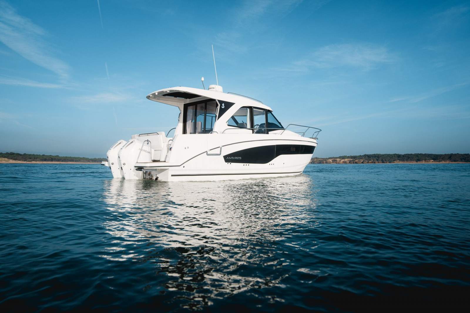 Beneteau Antares 9 OB V2